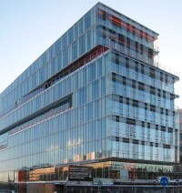 Bürogebäude mit Passivhaus-Technik nutzt Zugreisende als Wärmelieferant