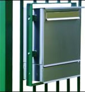 Briefkastenanlagen speziell für die Montage an Zäunen