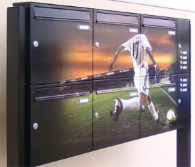 Flagge zeigen mit Motiv-Briefkastenanlagen