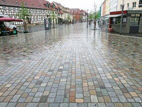 ModernAntik-Pflaster: gebraucht, geflammt, komfortabel, rutschfest