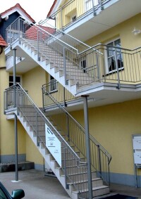 "4x4 der Bauchemie" 1/2011 thematisiert Treppenkonstruktionen im Außenbereich