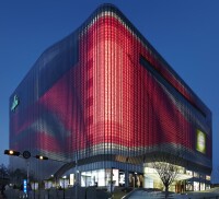 Zumtobel inszeniert eine der größten Medienfassaden der Welt