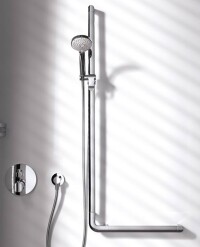 Relingsystem von Keuco für Komfort und Sicherheit in Dusche und WC