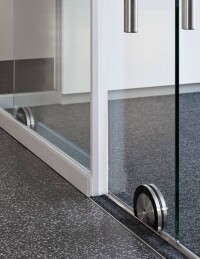 Neu von Feco: Schalldämmende Glas-Schiebetür ohne Rahmenkonstruktion