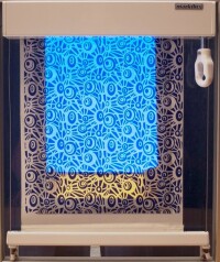 Leuchtende Textilien machen Rollos zu Lampen