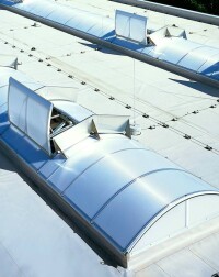 Fünf Regeln vom FVLR für die Projektierung von Lichtkuppeln und Lichtbändern