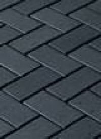 Schwarzer Pflasterklinker mit neuem Schnittbild von CRH