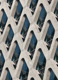 Filigranes Netz aus Stahlbeton prägt und trägt Prosta Tower in Warschau