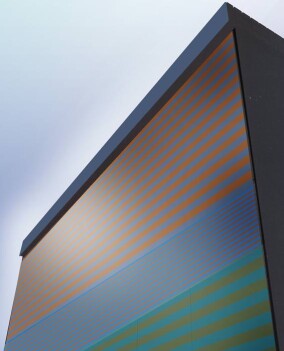 Kamelio JS: Farbige Streifen vom Künstler für die Stahlfassade