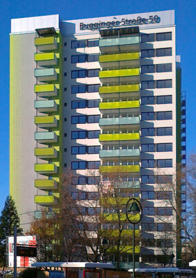 Einweihung des weltweit ersten Passiv-Hochhauses in Freiburg-Weingarten