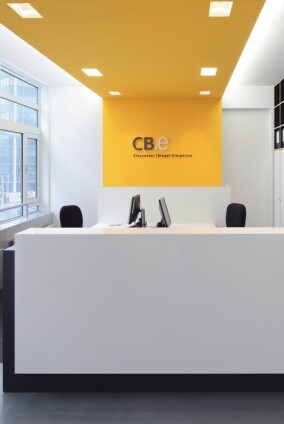 Neues Flair im Baudenkmal mit Nadelvlies und Linoleum