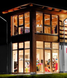 Regionale Bauformen auch beim Gewerbebau ... in Holz