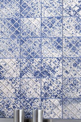 "Beside" macht die B-Seite von Wandfliesen zur A-Seite ... und andere italienische Fliesen