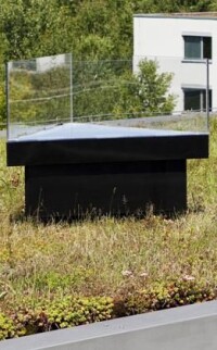 Schneelastwächter von Roofguards wiegt den Schnee bevor er Alarm schlägt