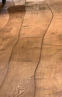 Massivholzfußböden aus natürlich geschwungenen Dielen von Bolefloor