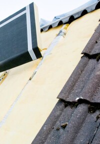 Dachsanierungs-Dämmsystem von Isover - mit und ohne Aufkaschierung