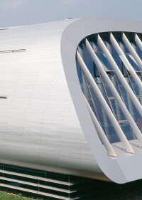 Prefa Pinical für dreidimensional gekrümmte, fugenlose Fassaden