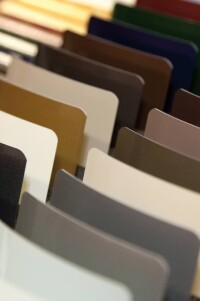 Warema bringt neue Farben und vereint Kollektion für Raffstores und Rollladen