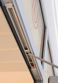 Neuer integrierter Türschließer von Dorma mit Freilauffunktion