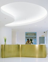 Licht statt Leuchten mit neuer Voutenbeleuchtung „vakant LED“ von Regiolux