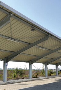 Neues Photovoltaik-Carport-System von Creotecc für großflächige Parkplätze