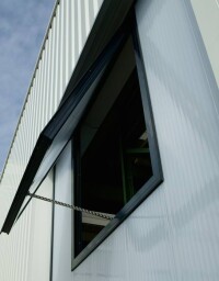 Aerogel-Fassadenlichtband von Essmann