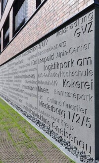 Klangvolle Namen in Beton, in Architektur-Beton
