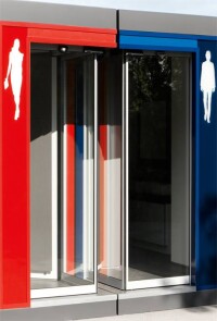 (K)eine Alternative zu DIXI-Klos: Sanitärcontainer vom Designer