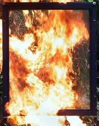 Fraunhofer EMI prüft Glasfassadenelemente hinsichtlich Explosionsbelastungen