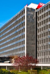 Neue Fassade fürs Hans-Böckler-Haus bei laufendem Betrieb