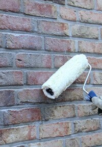 Neue diffusionsoffene Imprägniercreme von Ceresit für mineralische Untergründe