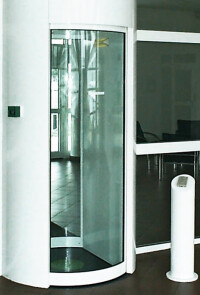 Neue Kaba-Personenschleuse erkennt Sprengstoffe und Drogen