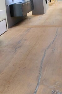 Millesime: Bodendielen von Markus Schober aus kompletten Bäumen