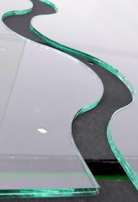 Verbundsicherheitsglas - beliebig geformt per Laserstrahl anstatt Brennspiritus