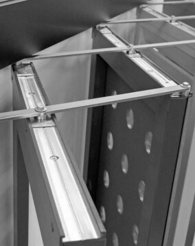 Neuartiger Faltscherenladen bietet flexible Lichtstimmungen in Innenräumen