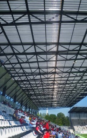 Stahldach wächst mit den Spielerfolgen von Rot-Weiss Essen