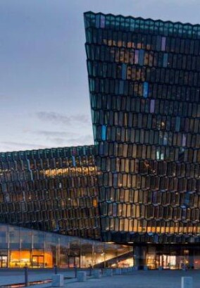 „Fassade 13“ am 28.2.2013: Geklebtes Glas in Fenster und Fassade