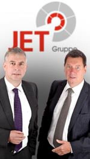 Volker Spiering, Vertriebs- und Marketingleiter (links) und Geert Kessels, Geschäftsführer der JET-Gruppe