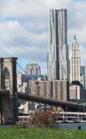das 265 Meter hohe 'Eight Spruce Street' (New York) von Gehry Partners, Los Angeles