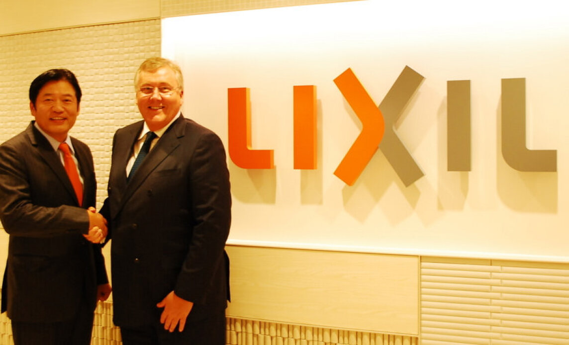 Lixil Group-CEO Yoshiaki Fujimori und Grohe-CEO David J Haine