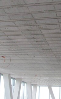 Eingebaute, unsichtbare Raumakustik für bauteilaktivierte Betondecken