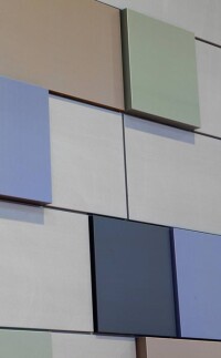 VMZINC sprengt mit vorbewittertem Fassadensystem die Fläche