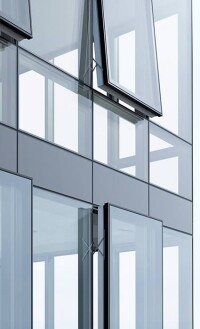 Großflächige (Semi-)Structural-Glazing-Fassaden mit Zwei- bzw. Dreifachverglasung
