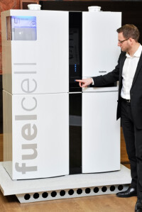 Bosch geht mit neuem Hochtemperatur-Brennstoffzellen-Heizgerät 2014 in den Feldtest