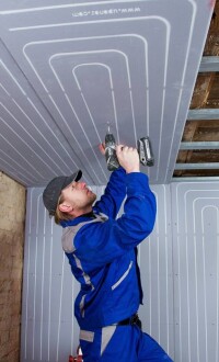 Uponor Renovis: Flächenheizung in Trockenbauweise mit bis zu 120 W/m² Heizleistung