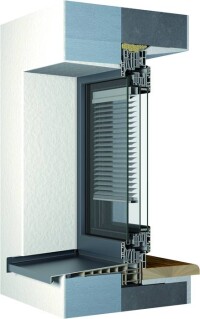 Multifunktionales Alu-Verbundfenster von Finstral mit rahmenlos wirkender Flügelkontur