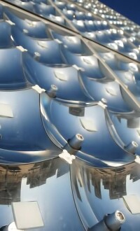 Vierfach-Solarzelle mit 43,6 Prozent Wirkungsgrad unter konzentriertem Licht