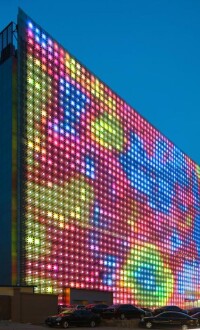 Medienfassaden, die Architekturbeleuchtung des 21. Jahrhunderts