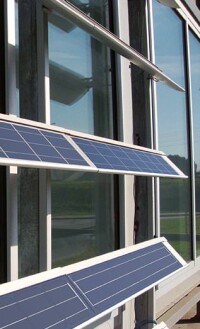 Mit Lichtlenkung, außenliegendem Sonnenschutz und Photovoltaik Energie sparen