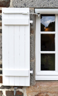 Neuer Klappladenantrieb von Somfy mit schlanken 62 mm Bauhöhe